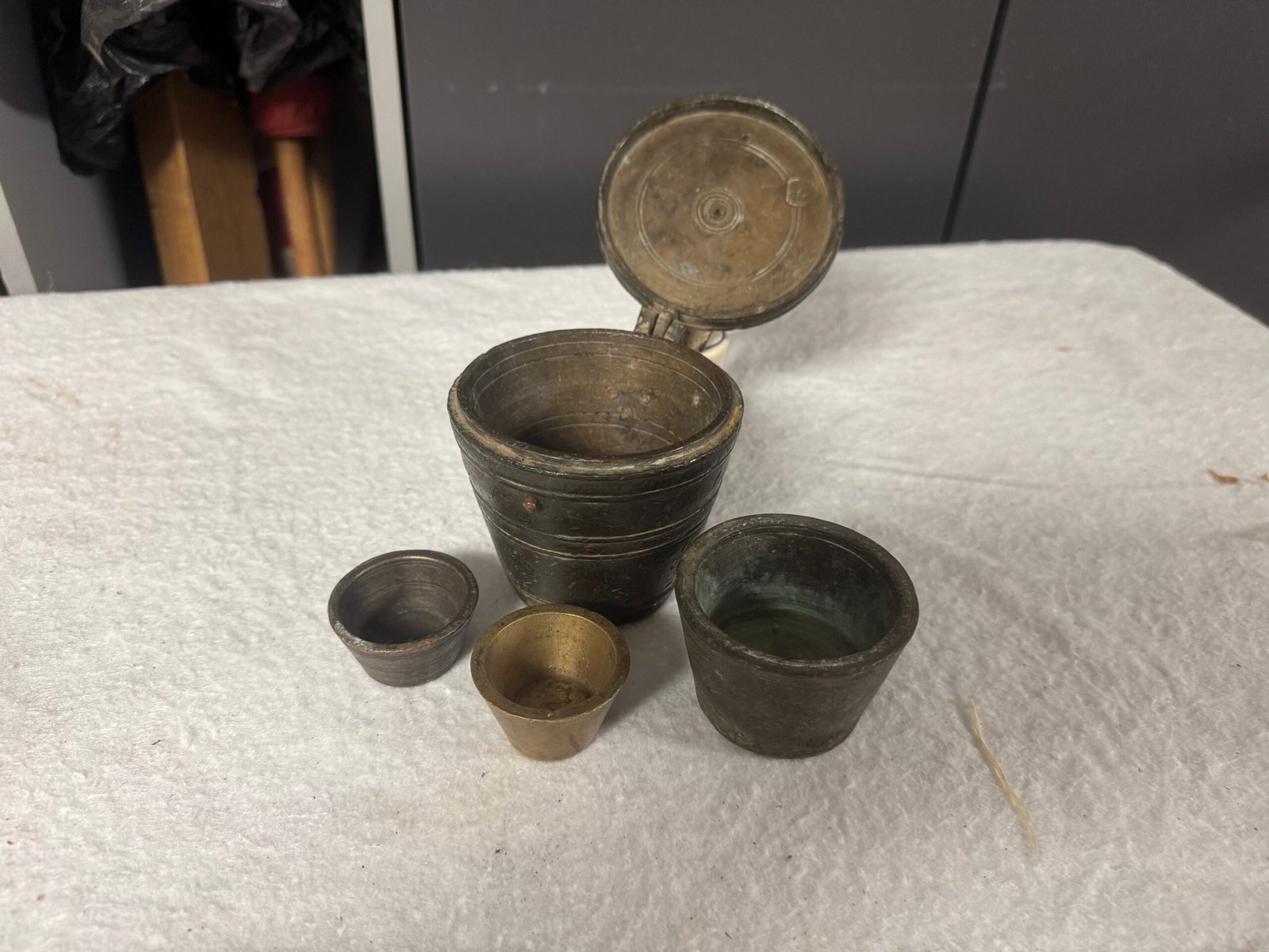 Old Metal Nesting Bowls