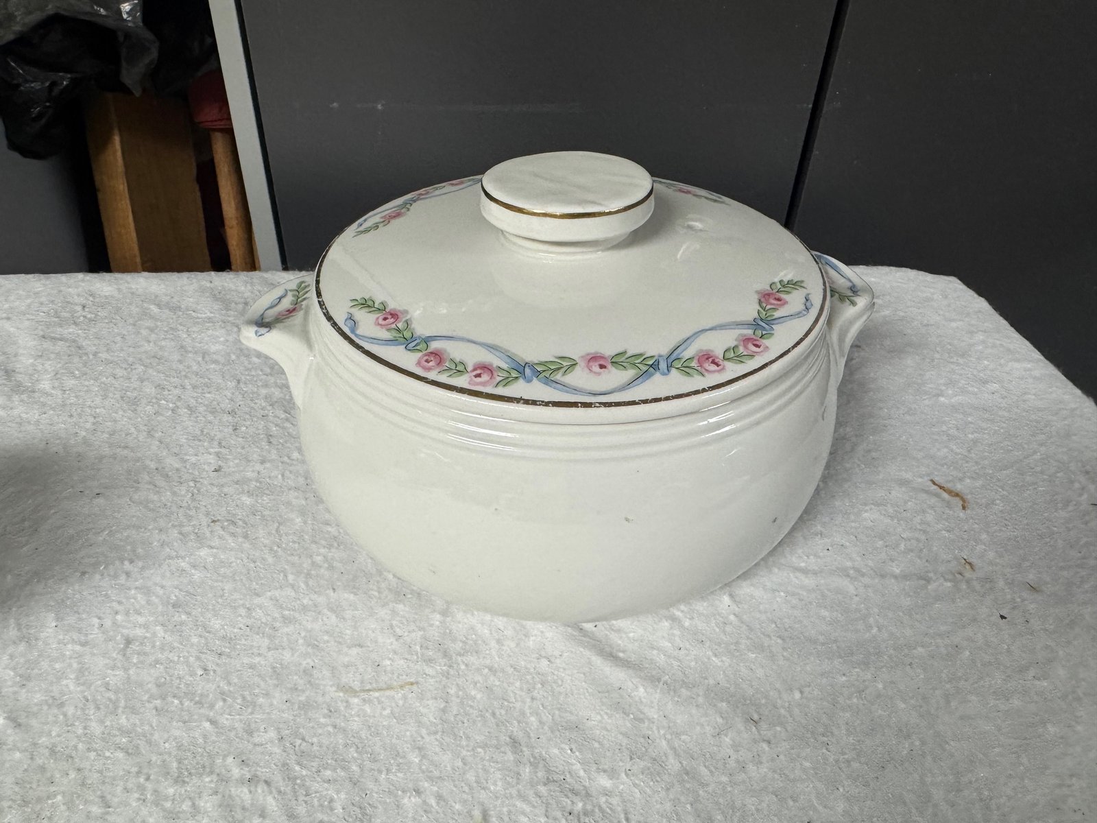 Vintage Ceramic Pot/Serveware